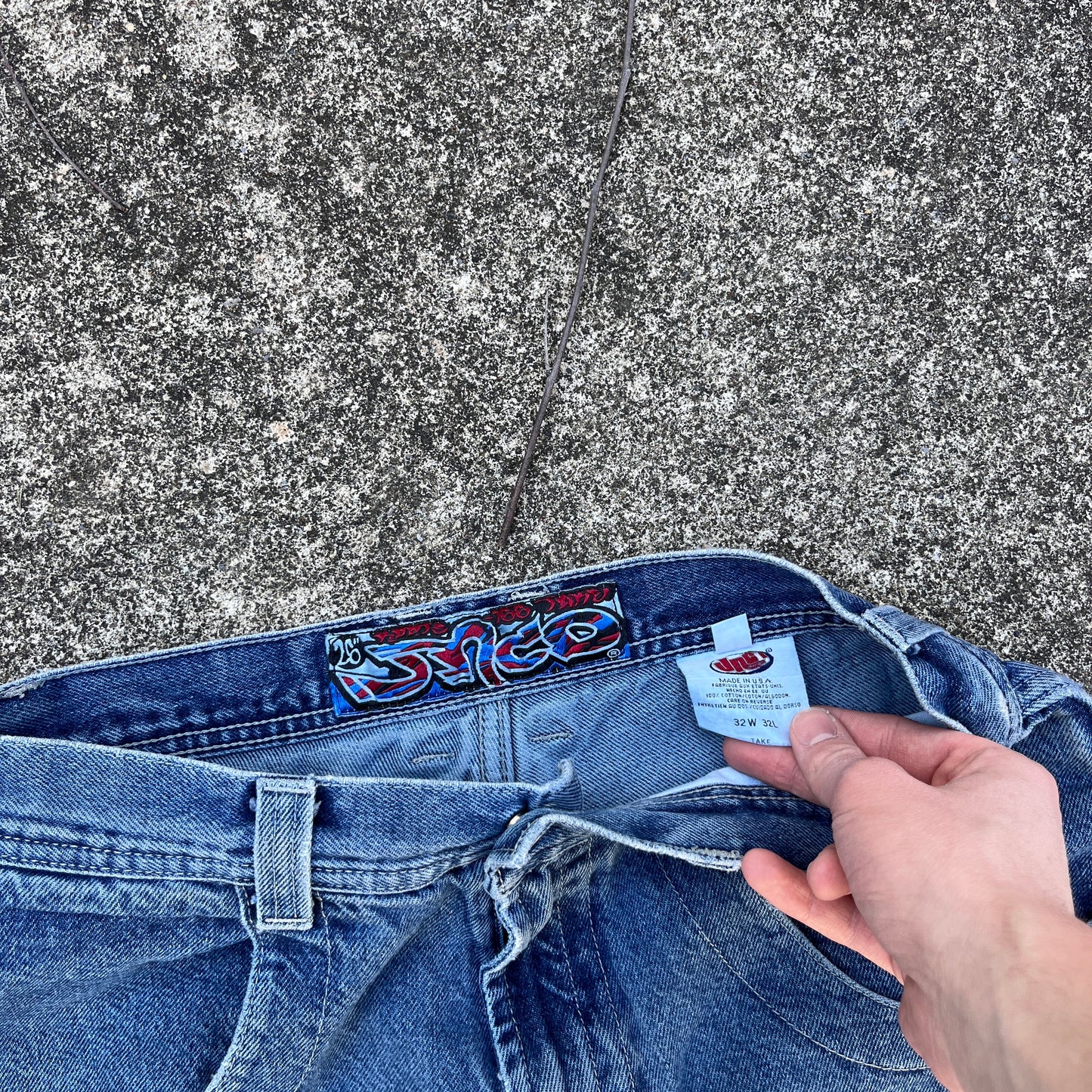 (32x32) Vintage JNCO Jeans Take