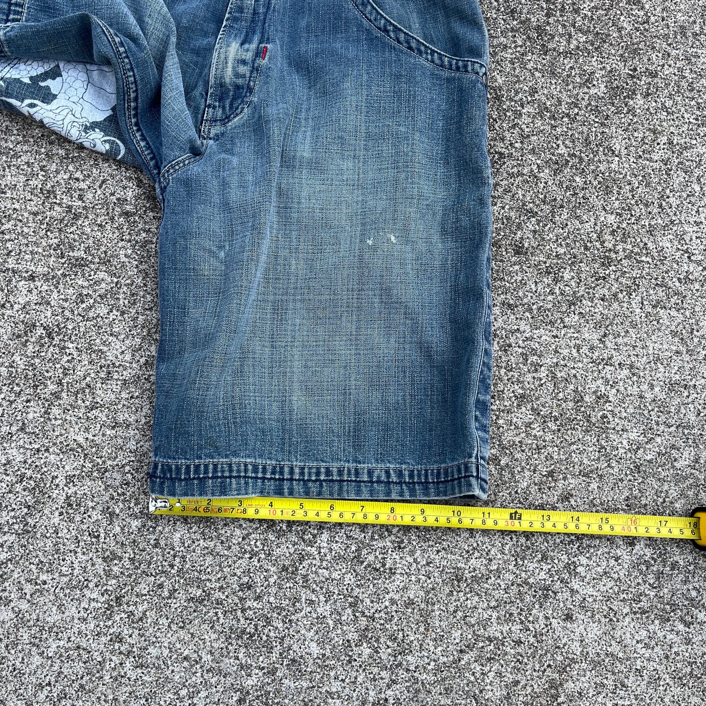 (32) Vintage JNCO Jeans Dragon Jorts