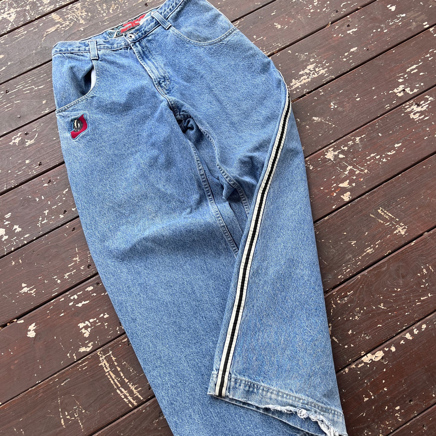 (32x32) Vintage JNCO Jeans Skunks