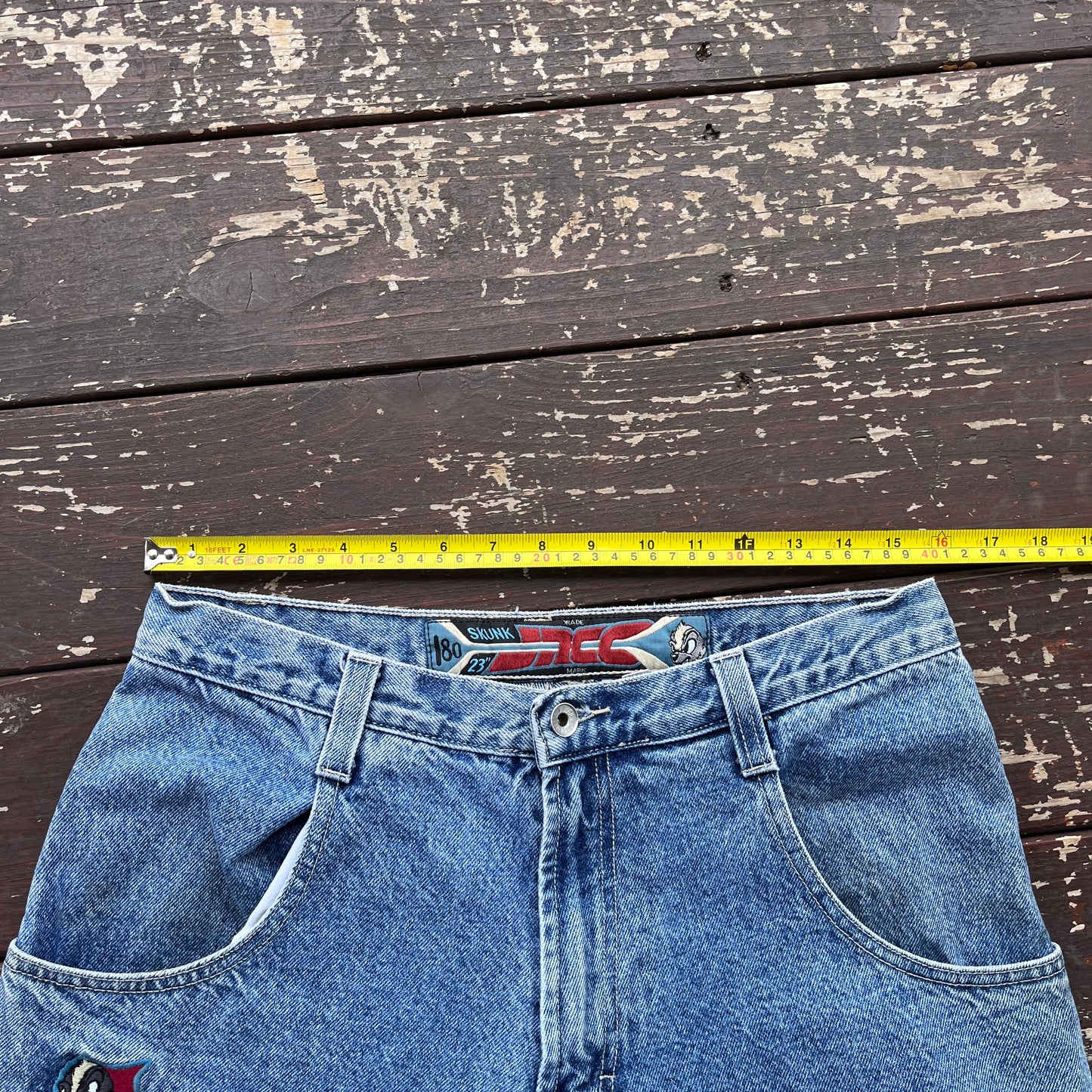 (32x32) Vintage JNCO Jeans Skunks